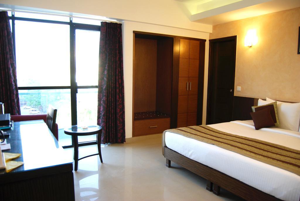 La Wisteria Hotel Delhi Kültér fotó